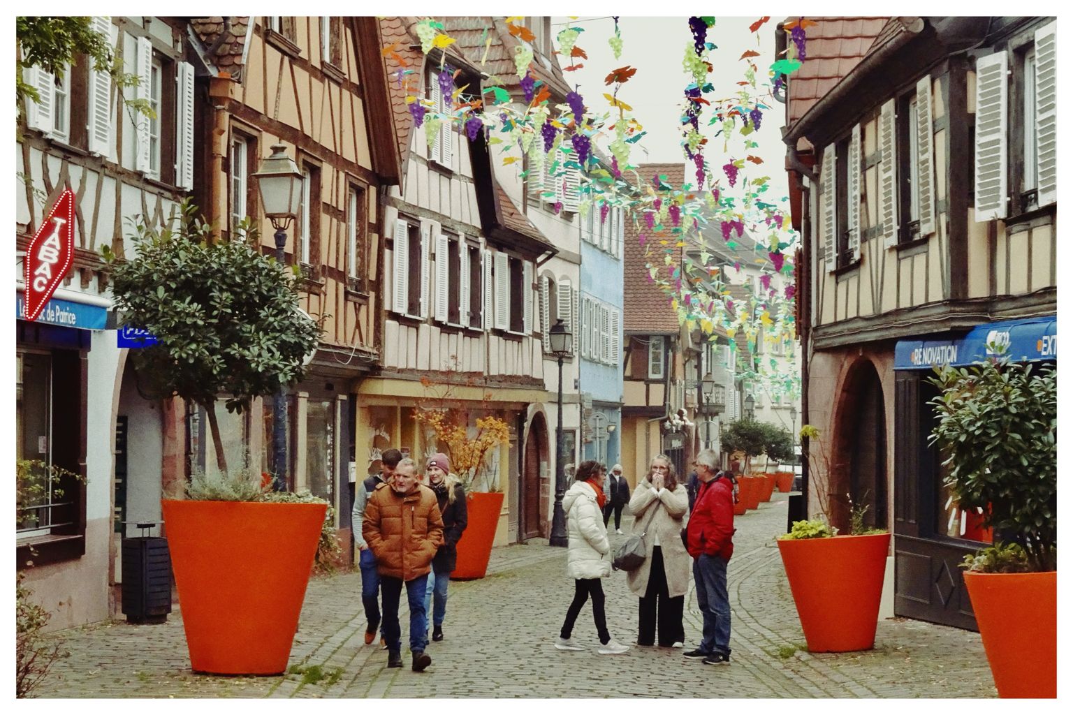 Auf der Rue Principale in Barr