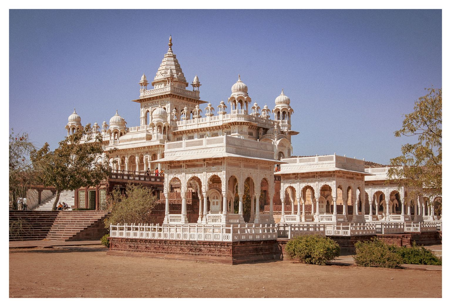 Das Jaswant Thada mit den fürstlichen Kenotaphen
